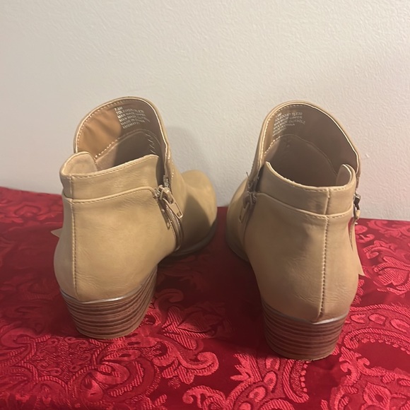 Tan Union Bay Ankle Boots 7.5 - Picture 3 of 5
